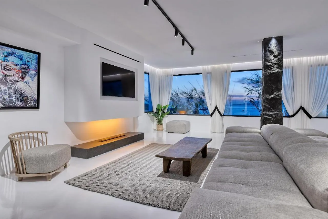 Mykonos Town Black Villa- Cave Heated Pool